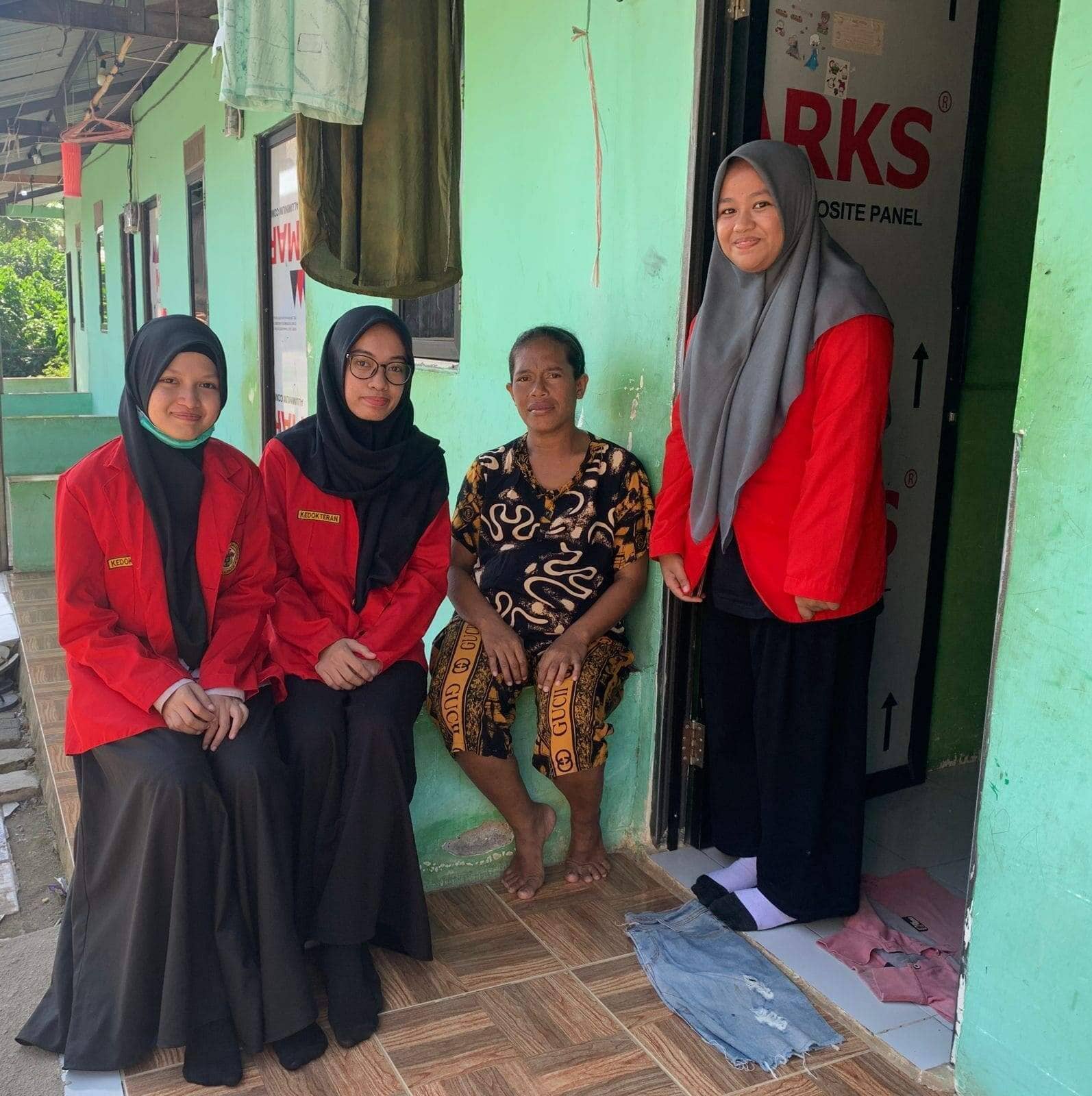 KUNJUNGAN PERTAMA - PERTEMUAN DENGAN IBU FITRI (KUNJUNGAN KE PUSKESMAS DAN RUMAH IBU)